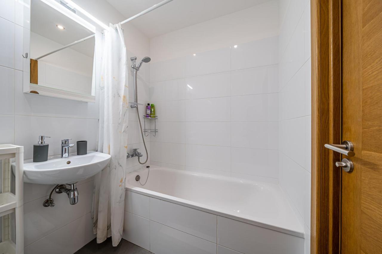 Grizinkalns Residence With Free Parking Riga Exterior photo